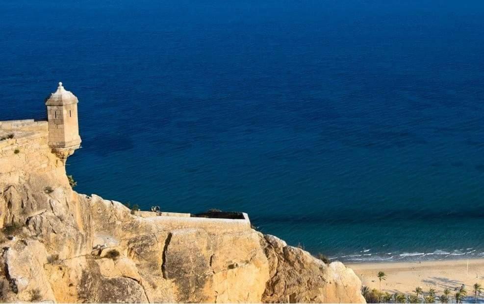 Charming Apartment In Alicante Near The Sea & City Center Dış mekan fotoğraf